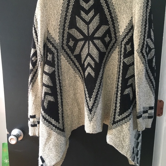 Winter Snowflake Cardigan ❄️ - Picture 4 of 4